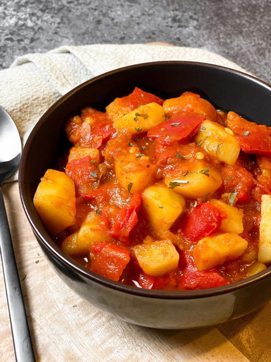Read more about the article Kartoffel Gulasch mit Paprika