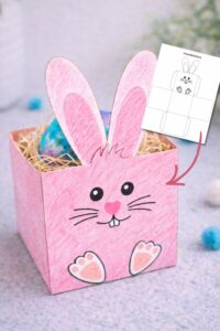 Read more about the article Osterkörbchen-Osterhase basteln – einfache Osteridee mit Bastelvorlage für Kinder